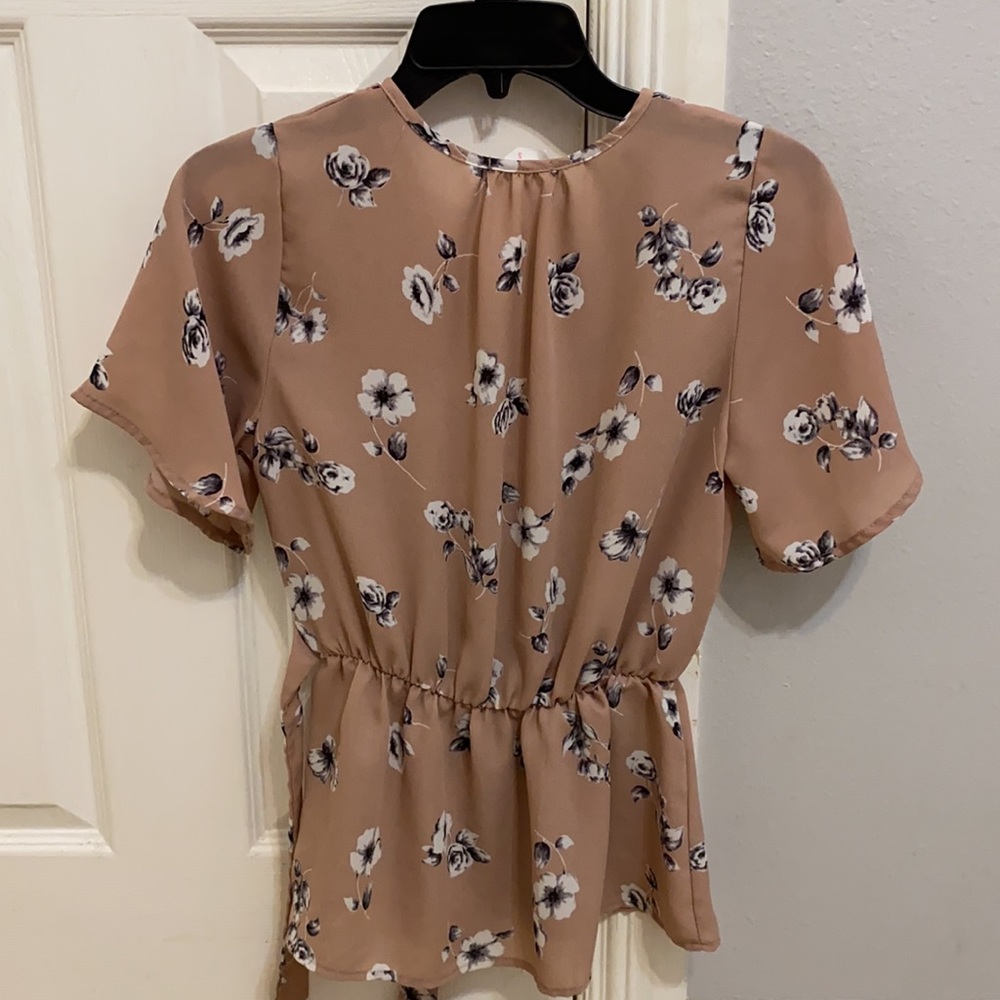 Women’s Small Sienna Sky shirt - Picture 2 of 3